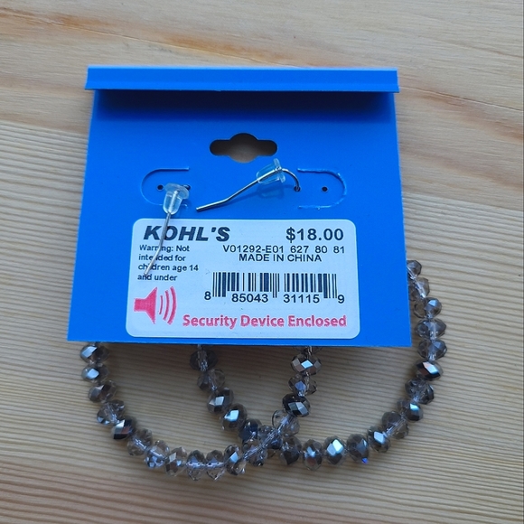 ๐HP๐ NWT SimplyVera Vera Wang Silver & Clear Beaded Hoop Earrings - Picture 2 of 4